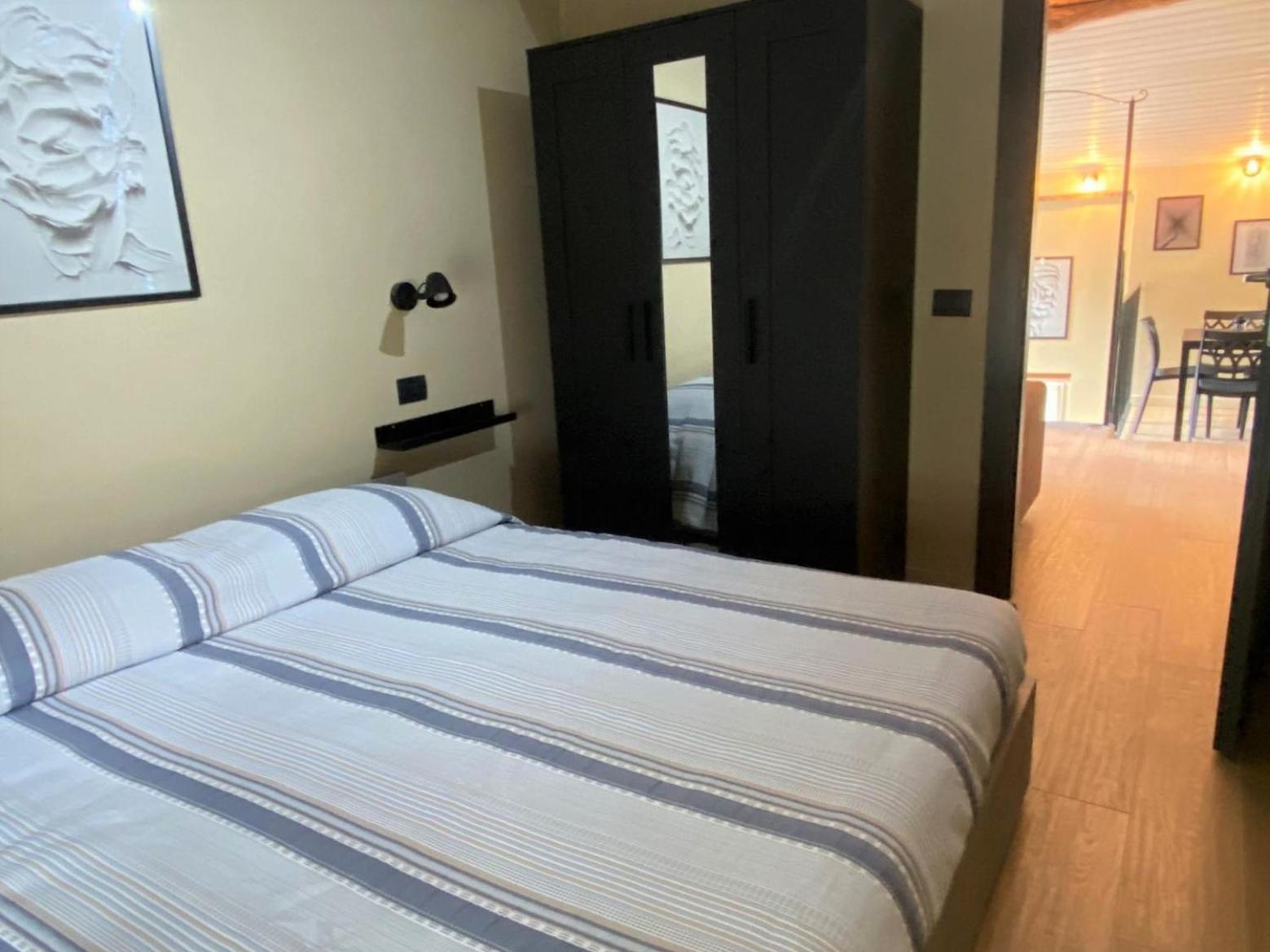 Argegno'S River - Central Apartment Lake View Pokoj fotografie